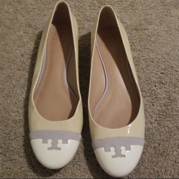 gabrielle flat tory burch